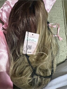 Women’s Synthetic Wig - Blonde /Brown Blend